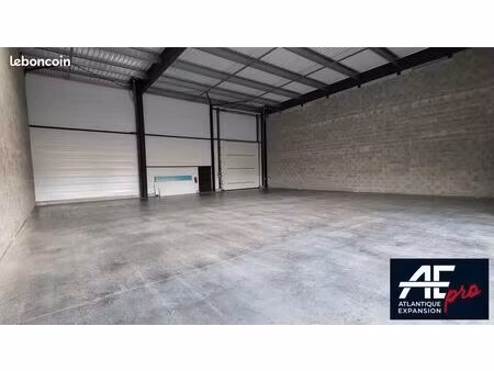 local logistique 368 m²