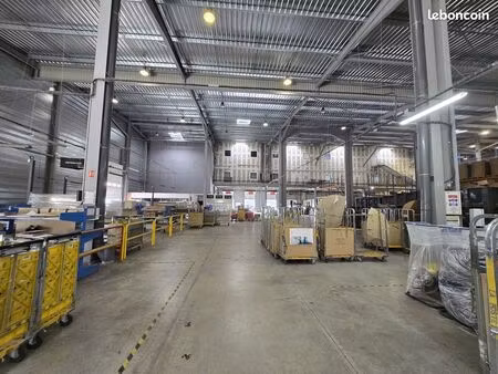 local 1400 m² la crau