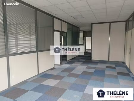 bureaux 1 210 m²