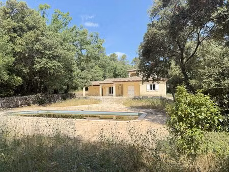 maison familiale avec grand terrain plat  piscine et garage – 535 000 €