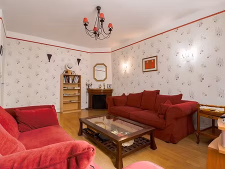 grande maison de village 5 chambres avec jardin – centre de lacaune