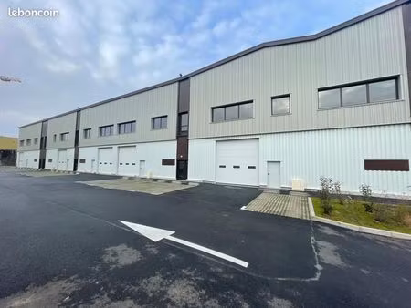 local d'activité 483 m²