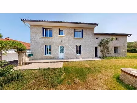 maison deux chambres  grange et jardin