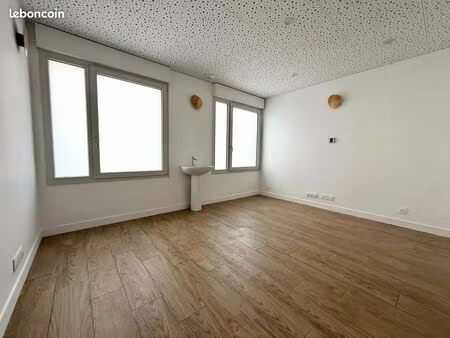 commerce santé 110 m²