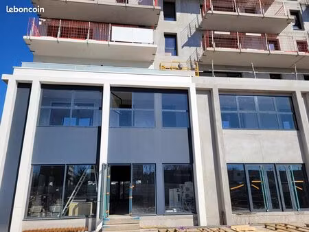 local commercial 192 m²