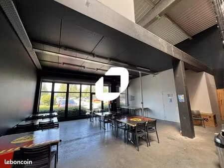 local d'activité 458 m²