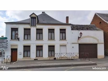 maison 280 m² cousolre