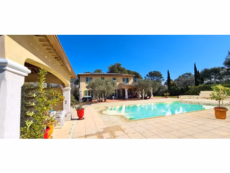 villa provençale 9 p / 6 ch (sh 218 m2) au cannet des maures