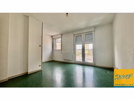 proche fac de lettres et chu   studio avec place de parking