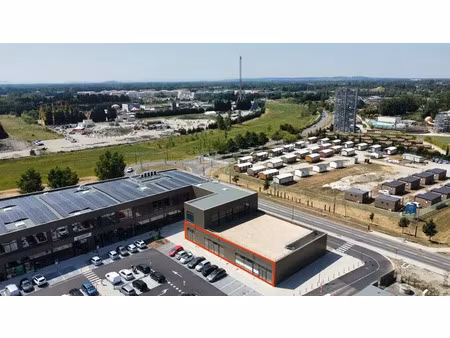 à louer - commerce 581m² divisibles - monteux