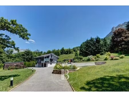 barnes annecy - villa avec piscine sans vis à vis - parcelle de terrain detachable