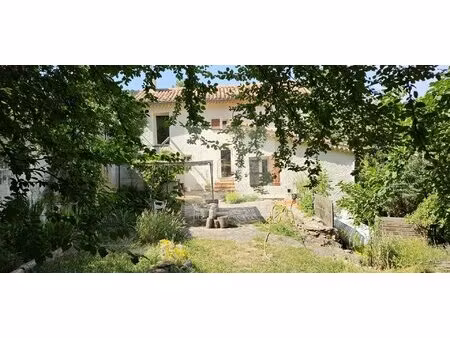 maison rénovée  studio   terrain et vue