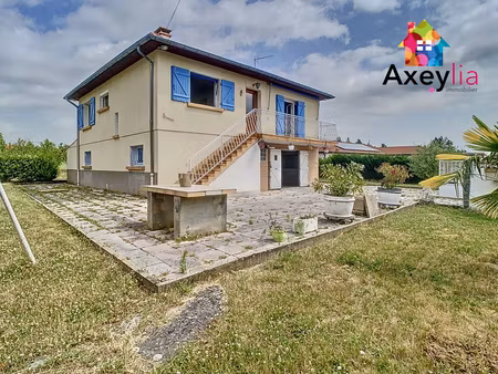 a vendre- renaison- maison avec atelier attenant sur terrain de 1568 m2