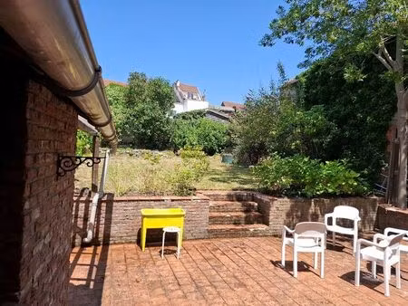 maison accueillante à rénover avec grand potentiel.