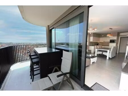 bel appartement d'angle avec spacieuses terrasses ensolei...