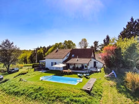 tres belle longère entièrement rénovée avec piscine extérieur