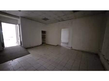 toulon - local commercial 197 m2 rue courdouan