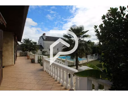 vente maison 6 pièces 195 m² aressy (64320)