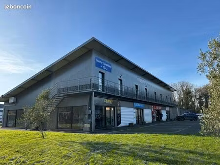 box de stockage de 1 à 15 m2 dans bâtiment isolé