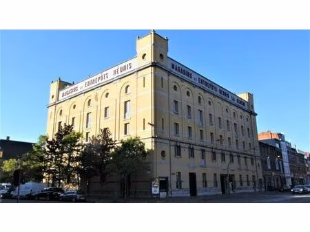 bureau lumineux de 585 m² dans l'entrepôt 'la cloche'