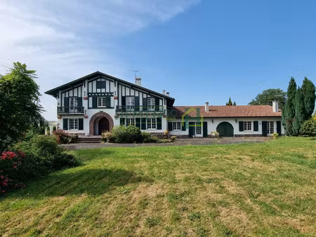 magnifique propriété à 10 mn de st-palais.