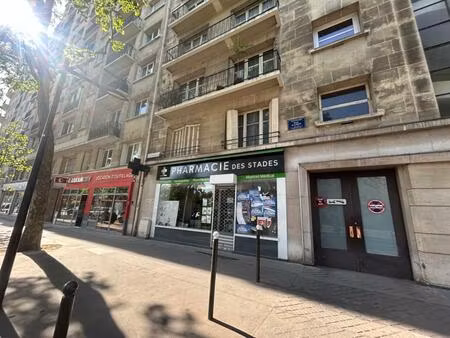 porte de saint cloud  boutique de 90m² en location disponible de suite