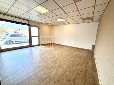 location locaux professionnels 93 m² à propriano (20110)  1 345 €