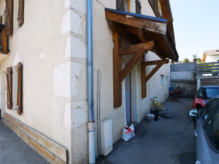 lot de deux appartements situés en coeur de village à lovagn