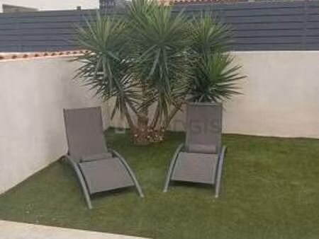 maison individuelle 2 chambres meublée avec terrasse  jardin et jacuzzi