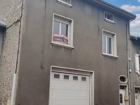 grande maison de village avec terrain et véranda