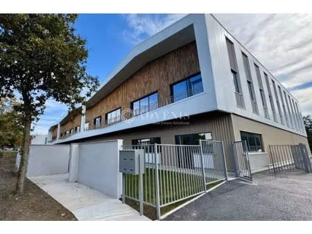 local d'activités a vendre