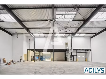 a vendre - locaux d'activités neufs - livraison juillet 2025 - entrepôts avec bureaux d'ac