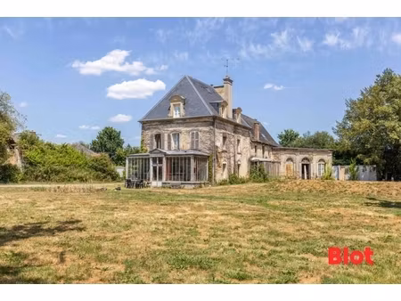 a vendre à le rheu château à rénover de 400m2 avec une grange en dépendance sur un parc ar