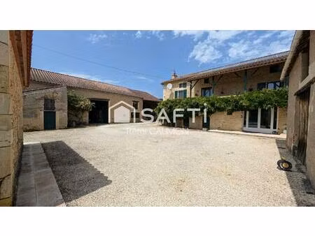 belle propriété en pierre avec piscine et dépendances