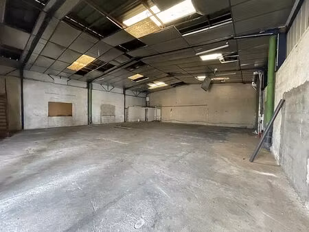 location local d'activités st jean de vedas 335 m²