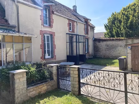 vente maison 4 pièces 112 m² à sainte-colombe-sur-seine (05700)  105 000 €
