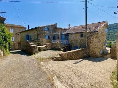 secteur vesseaux. bâtisse en pierre avec studio indépendant