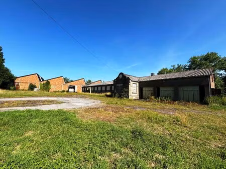 vente local industriel 3660 m2 à busigny