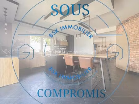 maison de 240 m² à saint-hilaire-de-brethmas