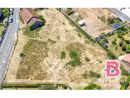 un beau terrain pour donner vie à votre projet !