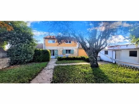 33710 - bayon sur gironde - maison en pierres et appartement attenant -