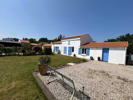 vente maison 5 pièces  130.00m²  la chapelle