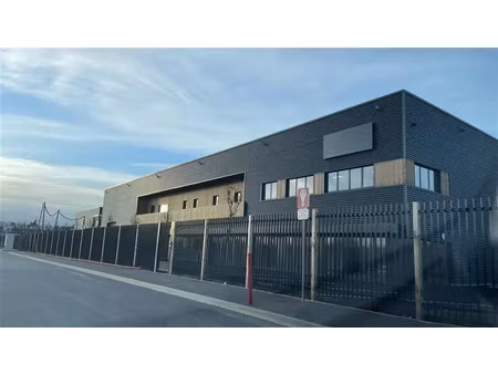 local d'activités a vendre