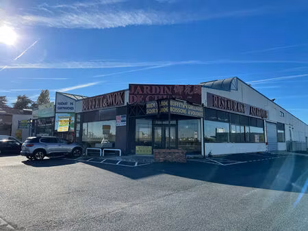 location local commercial  680.00m²  saint