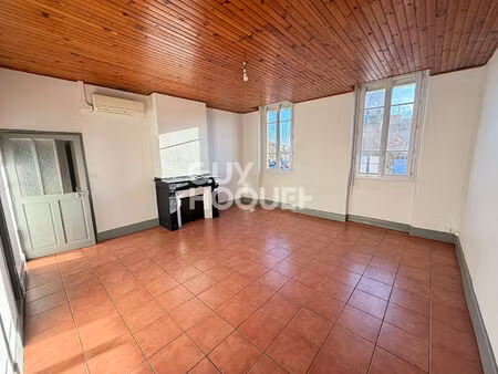 ** à louer - hypercentre fronton - appartement t3