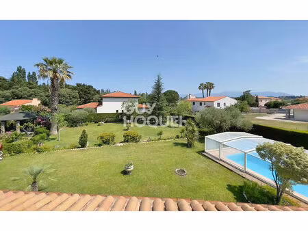 propriété 4 faces  200 m² habitables  6 chambres  double garage  parcelle 1950 m²