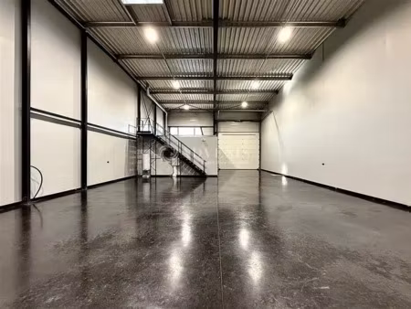 local d'activités a louer