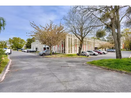 locaux d'activité a louer