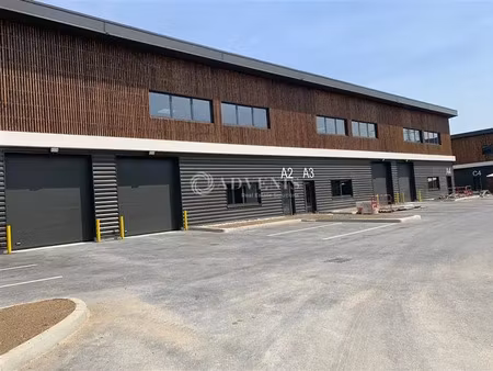 local d'activité a louer