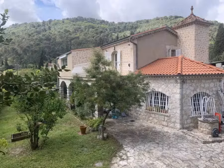 vente villa 5 pièces 138 m² à la trinite (06340)  790 000 €